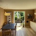 Three Floors Apt - With Four Br In The City