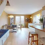 Three Floors Apt - With Four Br In The City