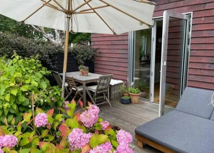 Three Floors Apt - With Four Br In The City
