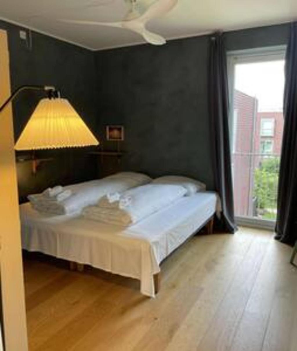 Three Floors - With Four Br In The Apartment *