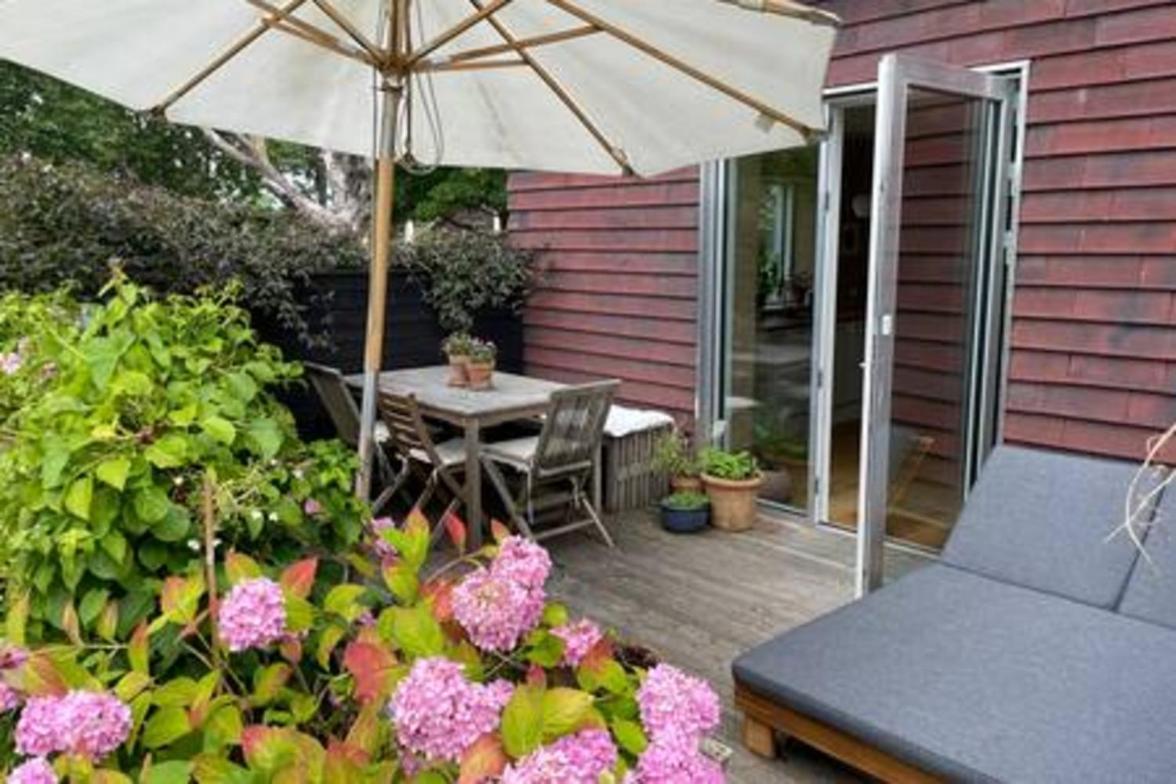 Three Floors - With Four Br In The Appartement